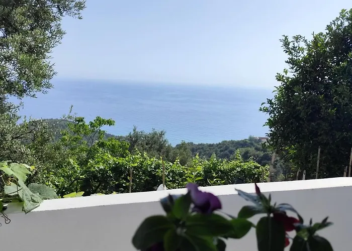 Seaside Soul Studio-cozy Escape