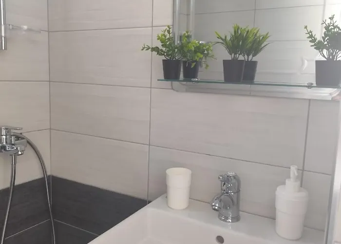 Seaside Soul Studio-cozy Escape Lukovë